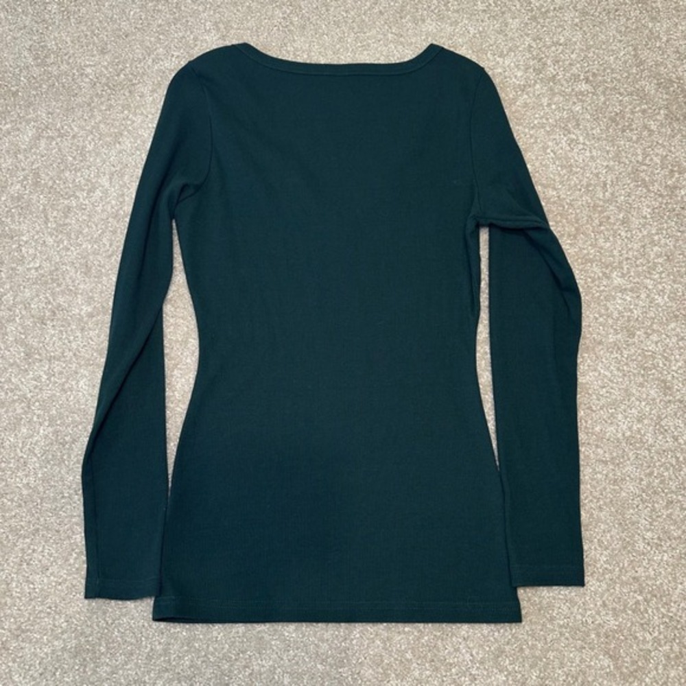 Ribbed Notched Scoop Neck Long Sleeve Top Dark Green size M‎ Bella Swan